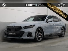 BMW i5 - eDrive40 84 kWh Panoramadak | Stoelventilatie | CoPilot | Harman Kardon