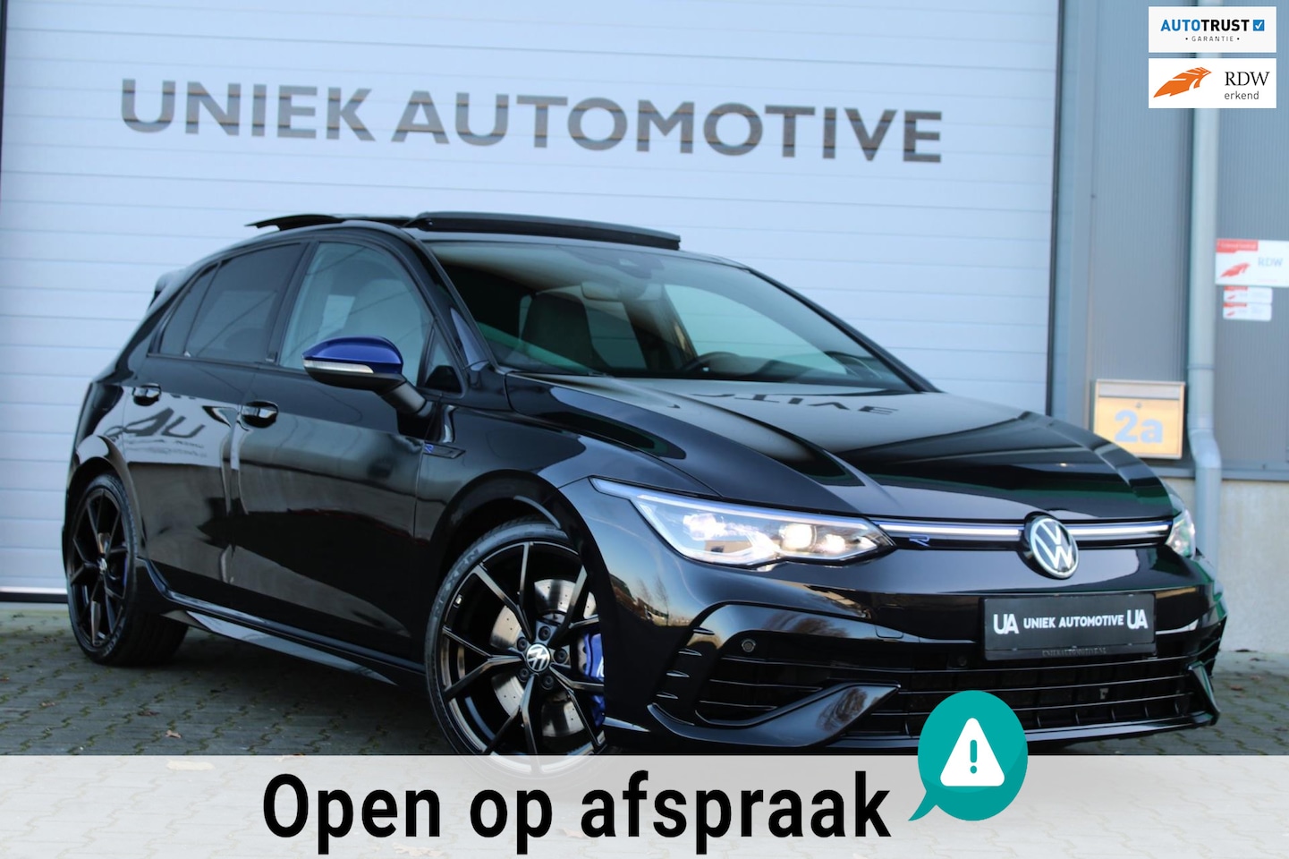 Volkswagen Golf - 2.0 TSI R 4MOTION R20 | 20 JAHRE | AKRAPOVIC | PANO | HARMAN KARDON | CAMERA | ACC | LED I - AutoWereld.nl