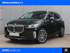 BMW 2-serie Active Tourer - 220i Luxury Line Automaat / Panoramadak / Trekhaak / Sportstoelen / Achteruitrijcamera / /