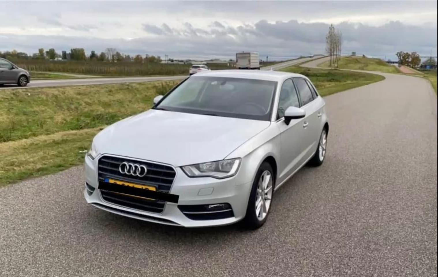 Audi A3 Sportback - 1.4 TFSI Ambition Audi A3 1.4 Tfsi 90KW 3D 2014 Grijs - AutoWereld.nl