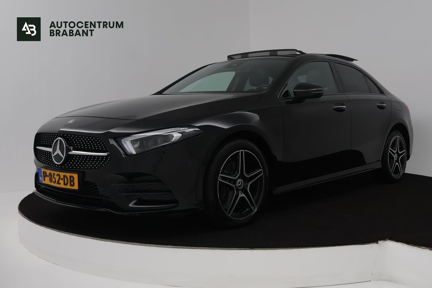 Mercedes-Benz A-klasse - 250 e Business Solution AMG Limited (SFEERVERLICHTING, PANORAMADAK, CAMERA, STOELVERWARMIN - AutoWereld.nl