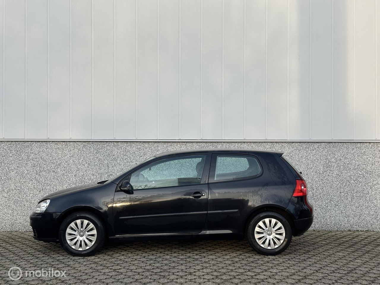 Volkswagen Golf - 1.6 FSI Sportline / Airco / New APK - AutoWereld.nl
