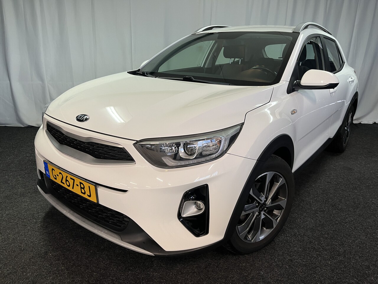 Kia Stonic - 1.0 T-GDi DynamicLine AIRCO/CRUISE/CAMERA/APPLE - AutoWereld.nl