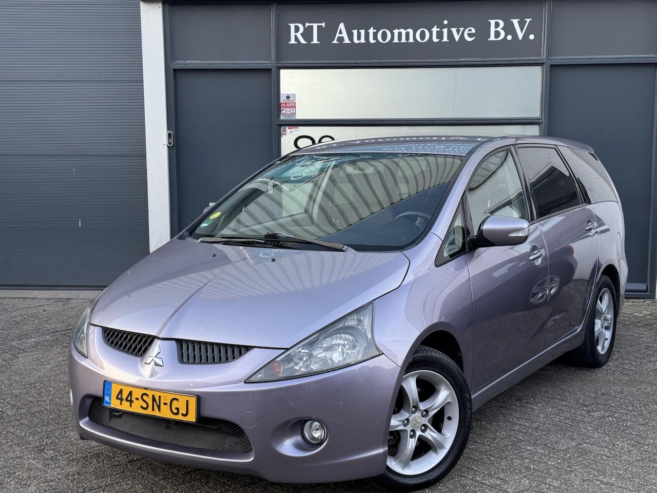 Mitsubishi Grandis - 2.4-16V Airco / Cruise 7Persoons - AutoWereld.nl