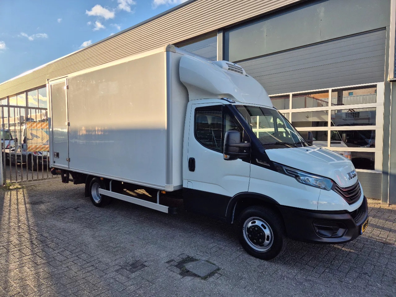 Iveco Daily - 35C18 HiMatic/ Kuhlkoffer/ TK V200MAX/ LBW 1000 KG - AutoWereld.nl