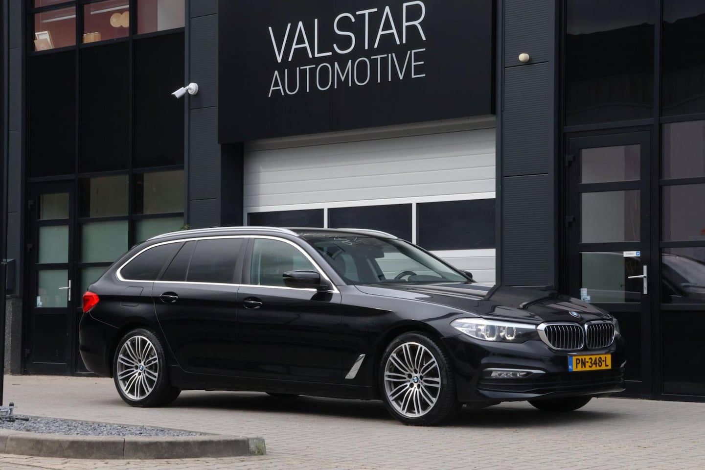 BMW 5-serie Touring - 520d Executive |Display key | Bijzonder goed onderhouden! - AutoWereld.nl