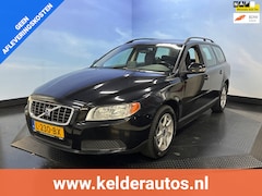 Volvo V70 - 2.0 Navi | Clima | Cruise | PDC | Trekhaak, Youngtimer