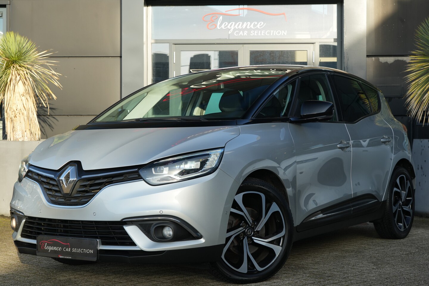 Renault Scénic - 1.3 TCe Intens 141pk Navigatie/Camera/Trekhaak - AutoWereld.nl