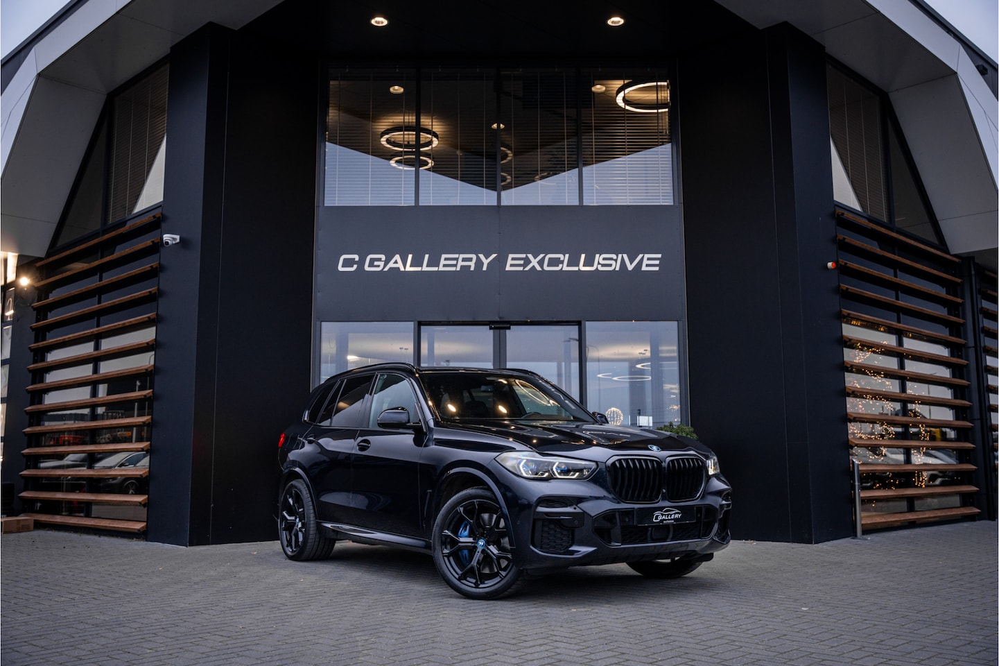 BMW X5 - xDrive45e High Executive - M Sport | Panorama | Kuipstoelen | Stoelkoeling | Elek. Trekhaa - AutoWereld.nl