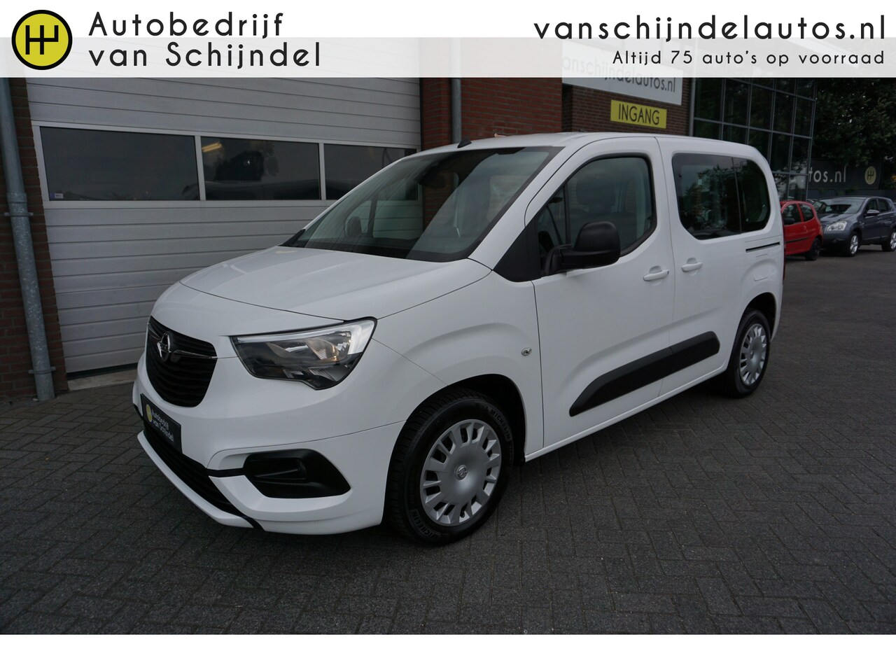 Opel Combo Life - 1.2 Turbo 5 PERSOONS 5 STOELEN - NAVI - PARKEERSENSOREN - APPLE CARPLAY - ANDROID - BLUETO - AutoWereld.nl