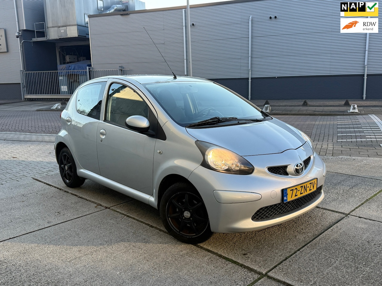 Toyota Aygo - 1.0-12V + Volledig onderhouden APK AIRCO - AutoWereld.nl