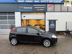 Fiat Grande Punto - 1.4 Dynamic- Automaat- Met gereviseerde Bak, Airco, Cruise Control, NAP en een ruime APK