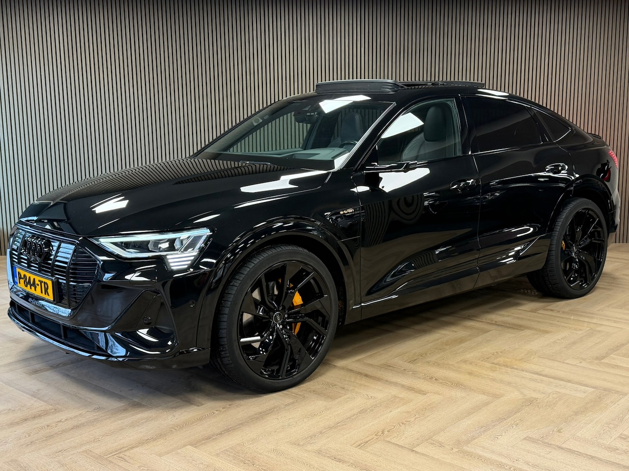 Audi e-tron Sportback - 55 quattro S edition 95 kWh PANORAMADAK 360 CAMERA B&O CAMERASPIEGELS ADAPTIEVE CRUISE CON - AutoWereld.nl