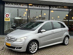 Mercedes-Benz B-klasse - 150 Navi Cruise Airco 17" LM-Velgen Bluetooth Nieuwe APK