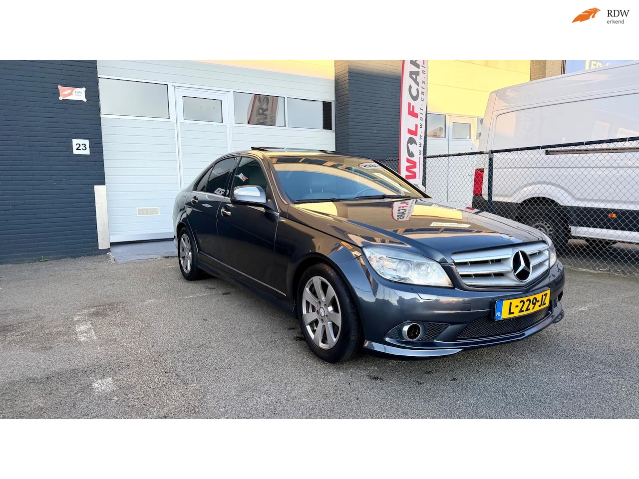 Mercedes-Benz C-klasse - 3.0 C300 Sedan AMG AUT 2008 | Leder | Dakje - AutoWereld.nl