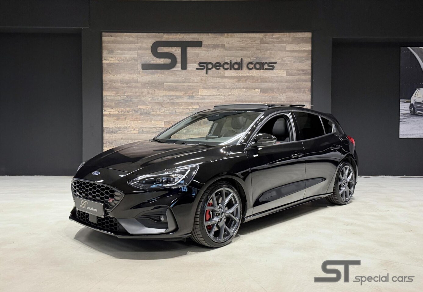 Ford Focus - 2.3 EcoBoost ST-3|Pano|B&O|Virtual cockpit - AutoWereld.nl