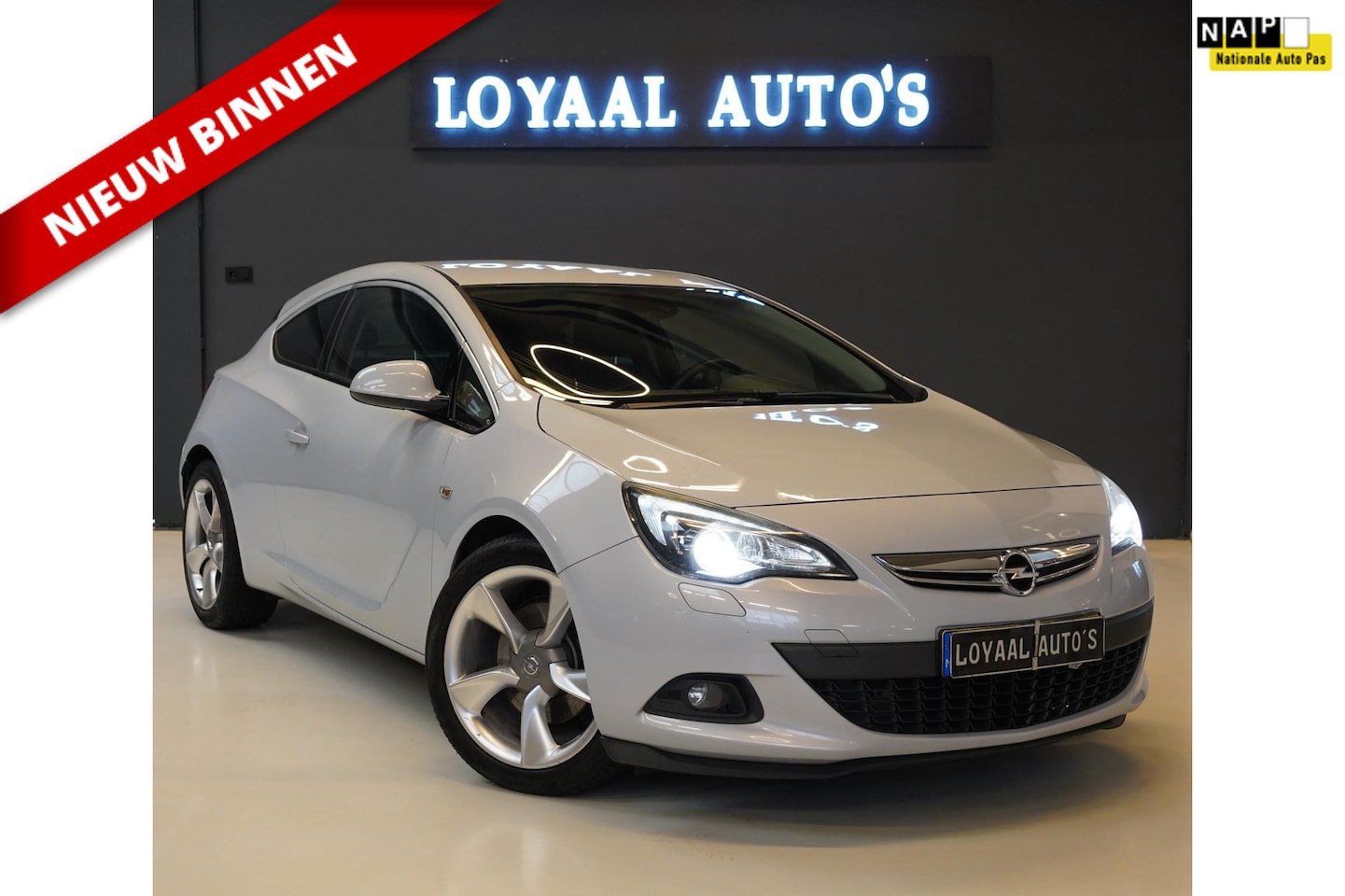 Opel Astra GTC - 1.4 Turbo Sport | NAVI | CRUISE | XENON | PDC | NAP| APK. - AutoWereld.nl