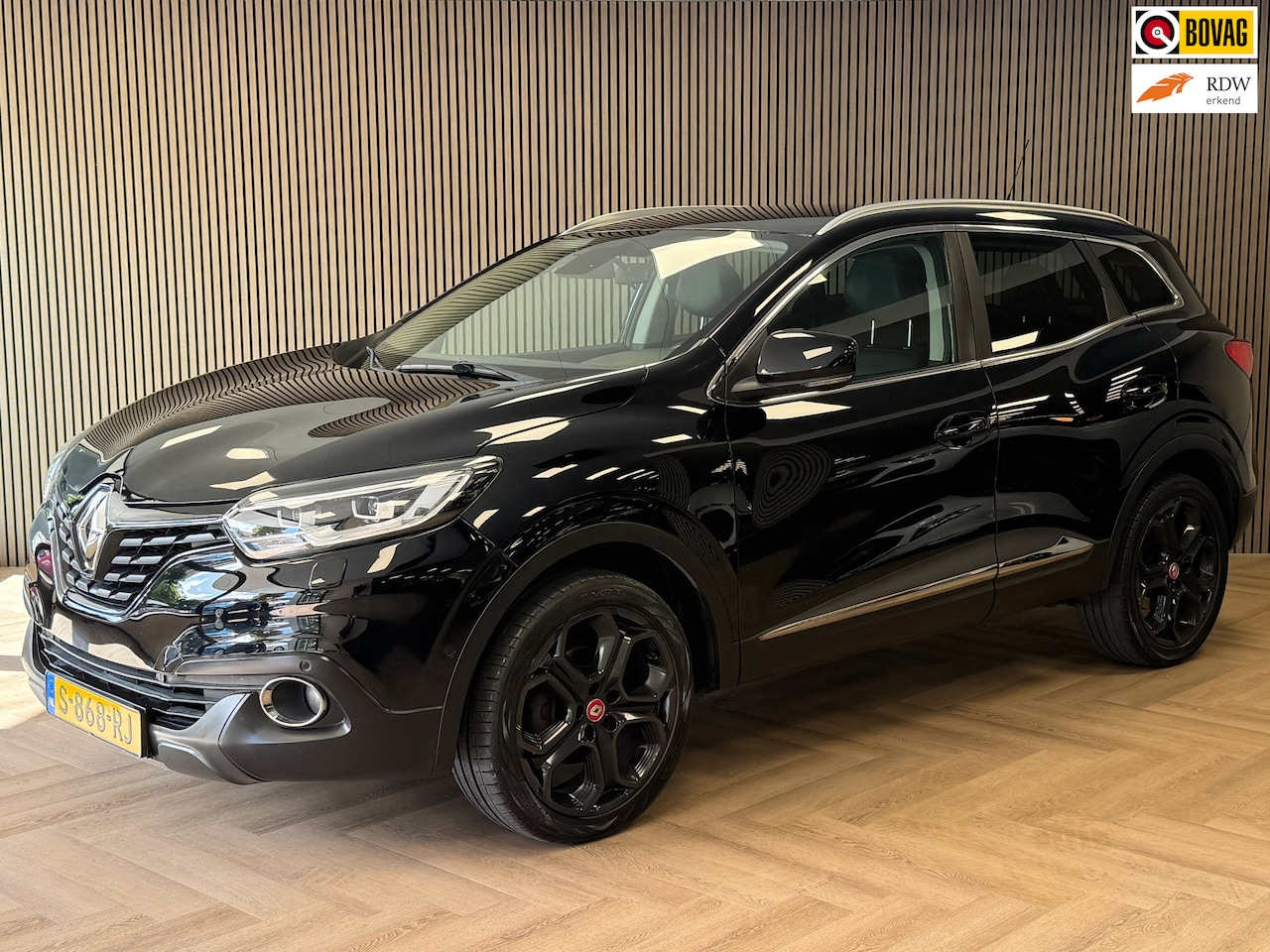 Renault Kadjar - 1.2 TCe Black Edition TREKHAAK CAMERA NAVIGATIE LED LEDER CLIMATE CRUISE KEYLESS-GO - AutoWereld.nl