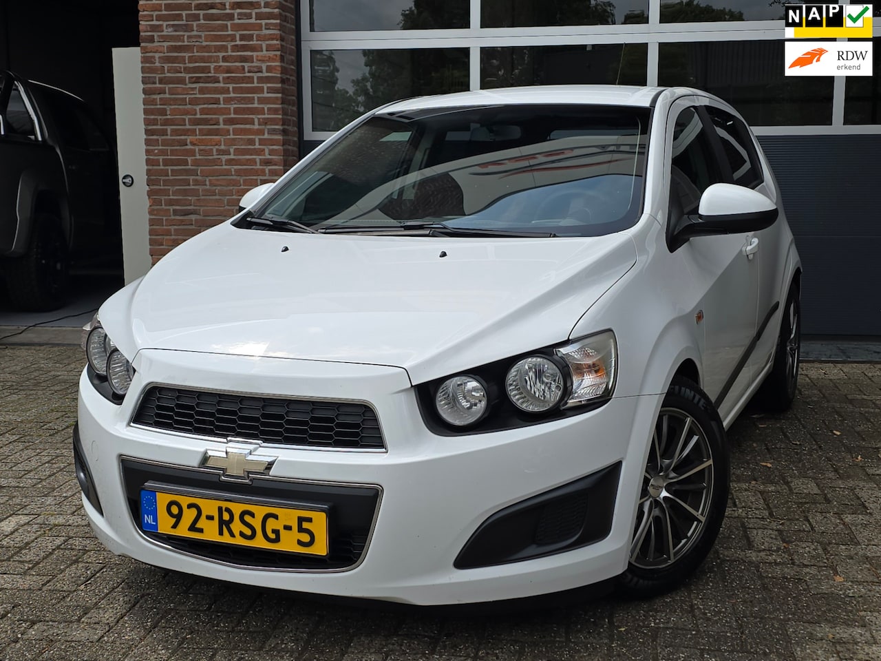 Chevrolet Aveo - 1.4 LT Airco |5DR |Nieuwe Apk |Lm velgen - AutoWereld.nl
