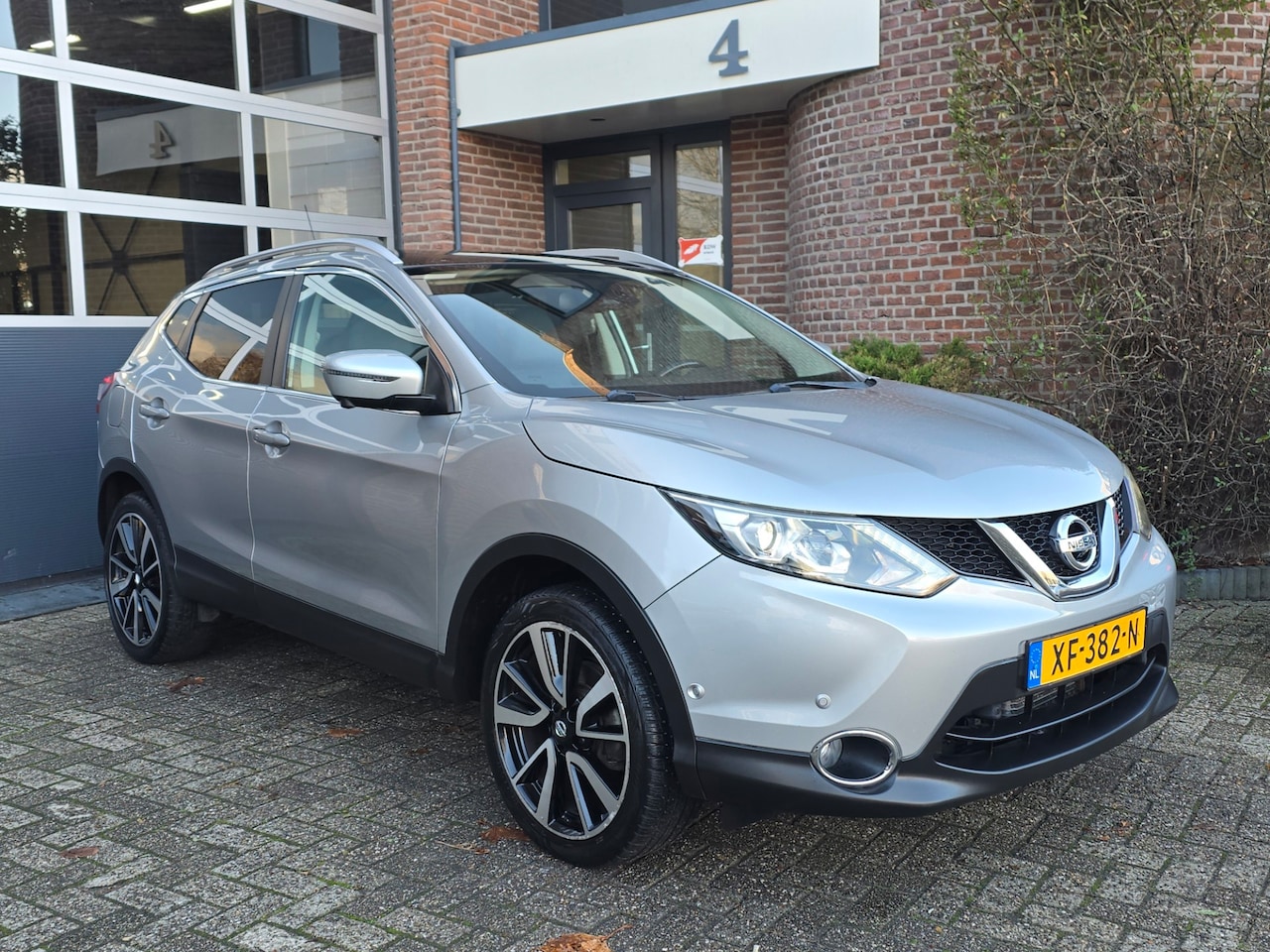 Nissan Qashqai - 1.2 Tekna Nap |Camera |Trekhaak |Clima - AutoWereld.nl