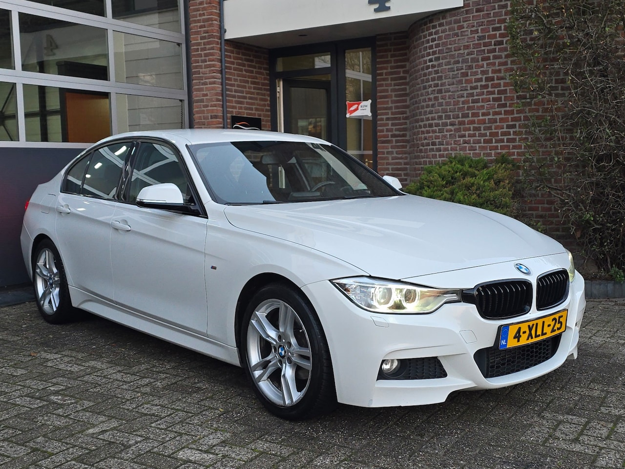 BMW 3-serie - 316i Executive M Nap |Clima |Navi |Led - AutoWereld.nl