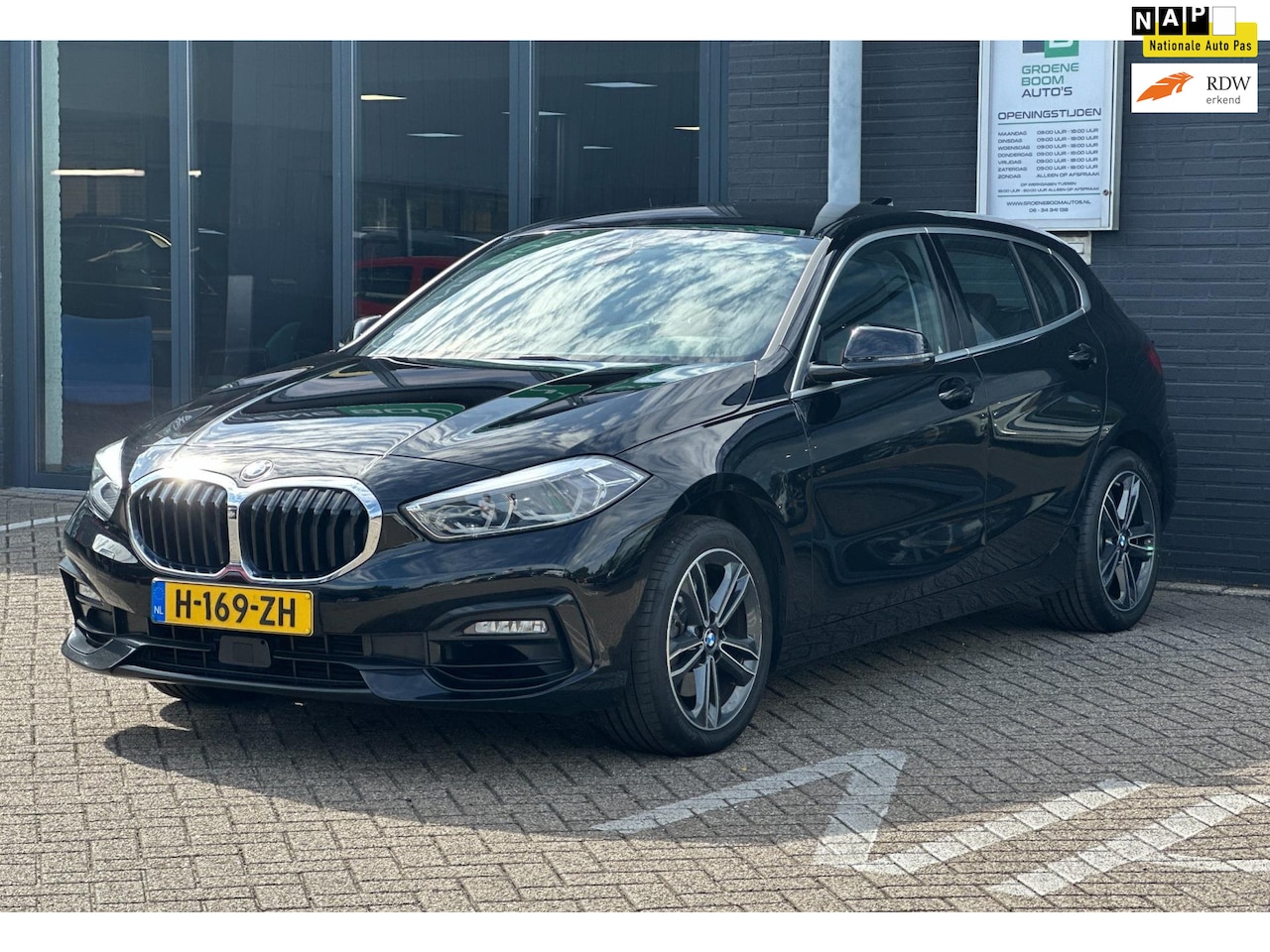 BMW 1-serie - 118i Executive Edition/1STE EIG/NAVI/CARPLAY/LED/NL AUTO NAP!! - AutoWereld.nl
