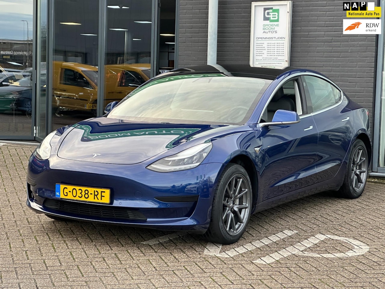 Tesla Model 3 - Standard RWD Plus 60 kWh/CAMERA/PANO-DAK/NAVI/NETTE STAAT!! - AutoWereld.nl