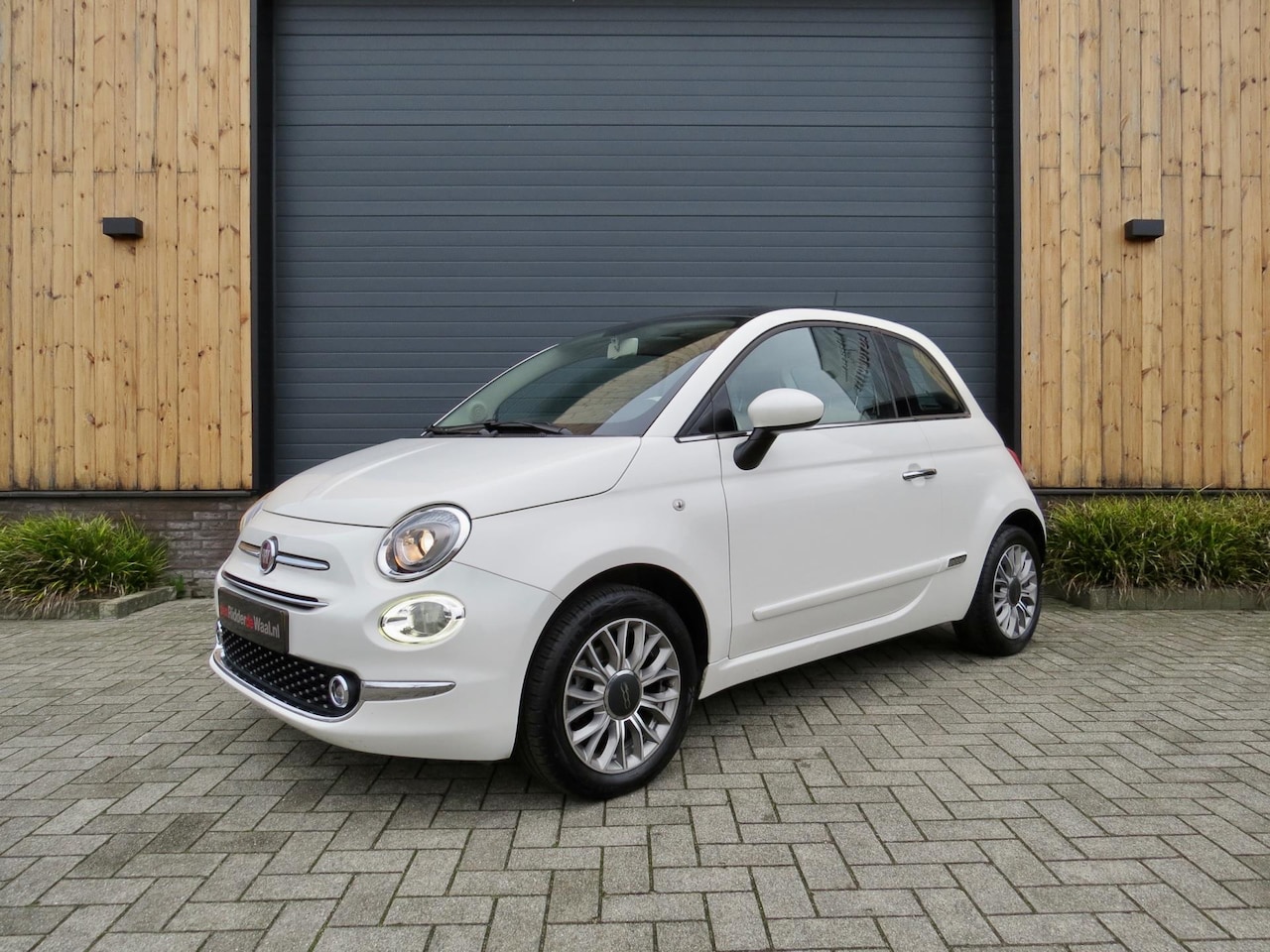 Fiat 500 - 1.2 Lounge *Big navi *Cruise con *Panorama *Beats - AutoWereld.nl