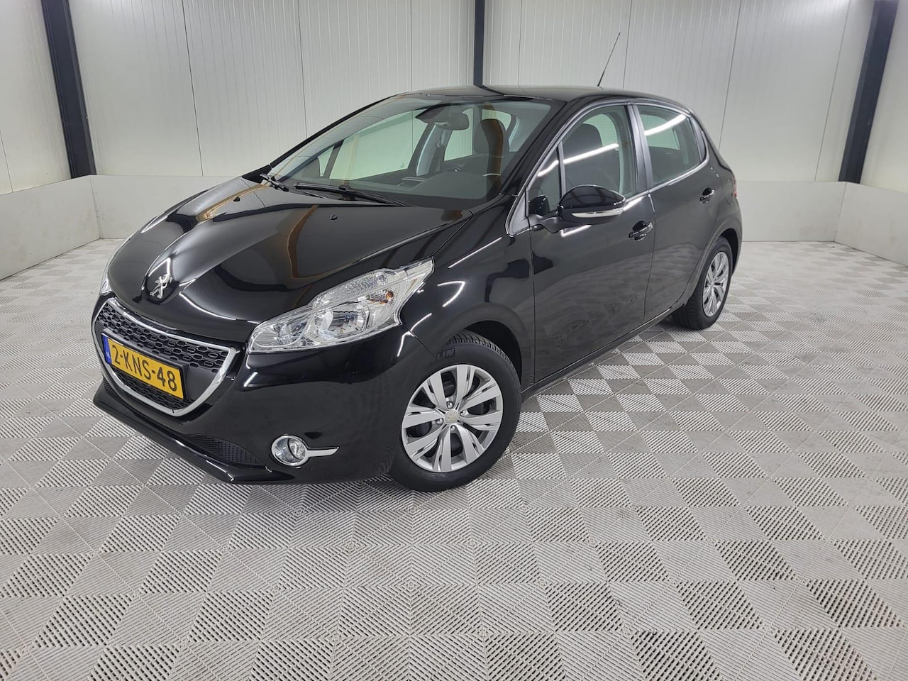 Peugeot 208 - 1.2 Vti Envy 1.2 VTi Envy, Trekhaak, Navigatie, Parkeersensoren - AutoWereld.nl
