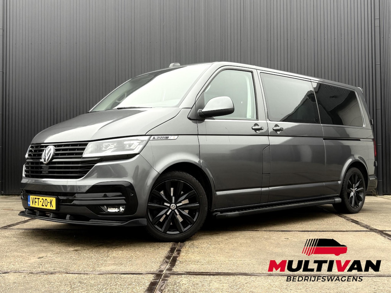 Volkswagen Transporter - 2.0 TDI L2H1 30 DC Bulli 199PK | LEDER | LED | ADAPTIVE CRUISE - AutoWereld.nl
