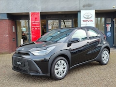 Toyota Aygo X - Hybrid 115 PLAY NIEUW DIRECT LEVERBAAR HYBRIDE AD-CRUISE CLIMA CAMERA APPLE/ANDROID EL-RAM