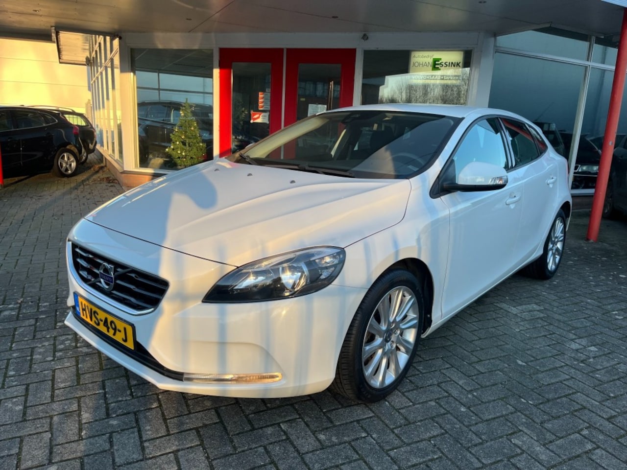 Volvo V40 - 1.6 T2 120PK Lichtmetalen velgen onderhoudshistory - AutoWereld.nl