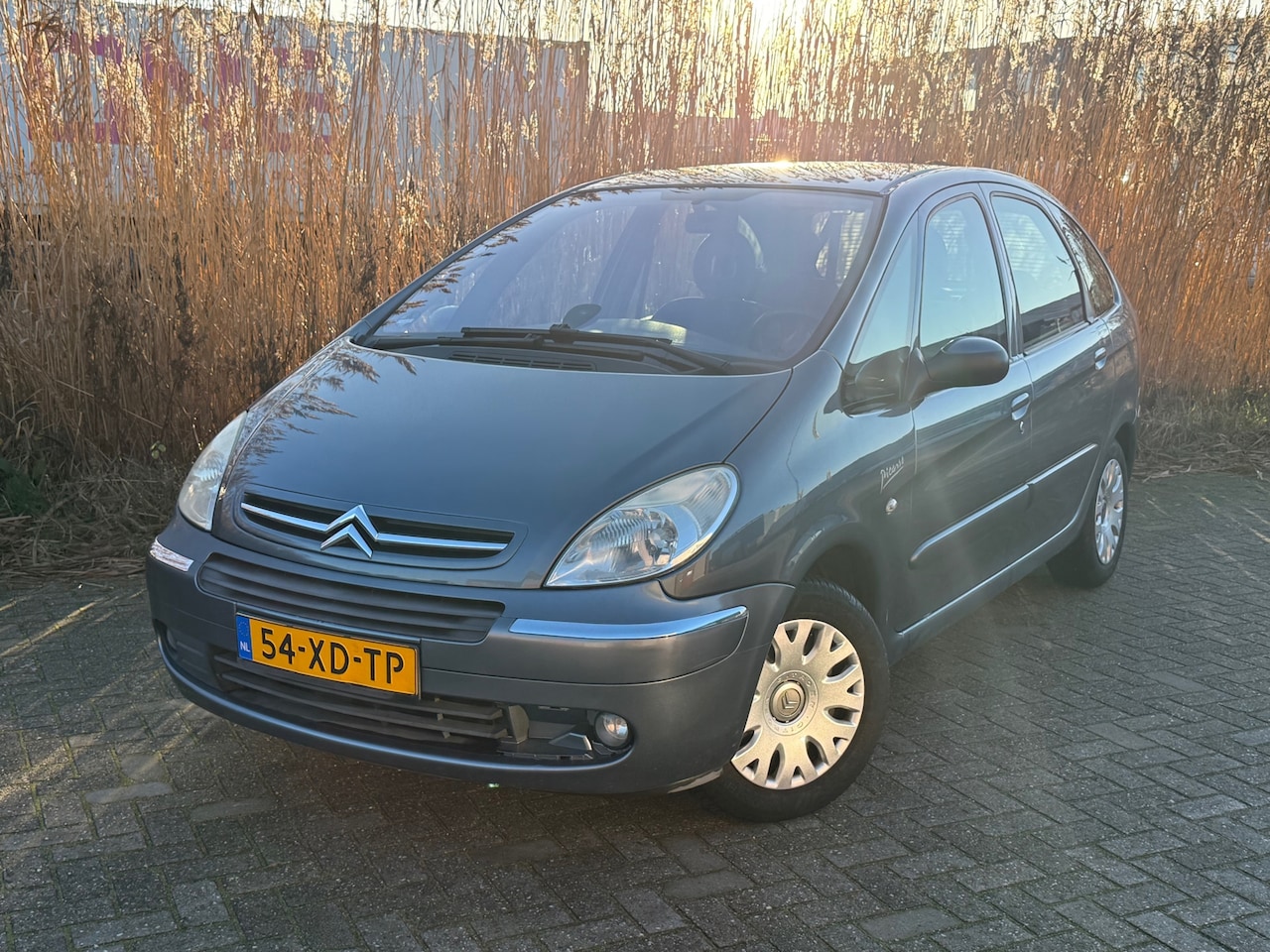 Citroën Xsara Picasso - 1.6i-16V Caractère Airco Pdc Cruise Nieuwe Apk - AutoWereld.nl