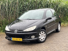 Peugeot 206 - 1.4 Forever Airco - Nieuw apk