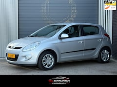 Hyundai i20 - 1.4i DynamicVersion 2e EIG / AUTOMAAT / AIRCO