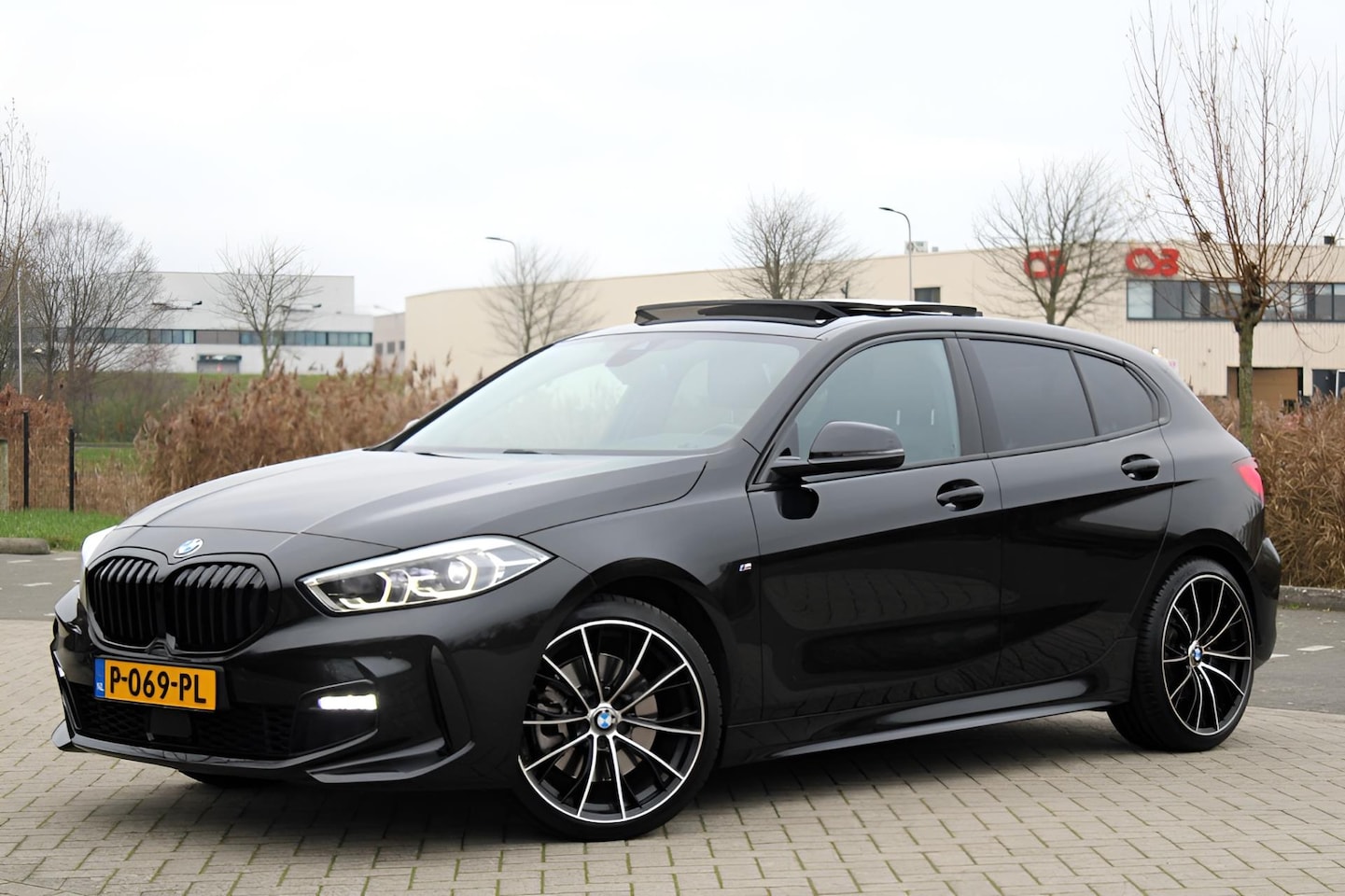 BMW 1-serie - 120i M Sport l Pano l Leder l HUD l Keyless - AutoWereld.nl