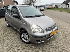 Toyota Yaris - 1.0 VVT-i Luna Airco, Trekhaak