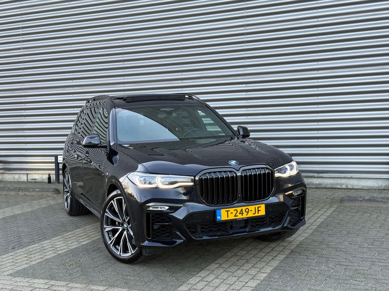 BMW X7 - M50d M-Sport (bj 2021) 7P|3D CAM|SKYLOUNGE|400PK|HuD|PANO|H&K|VOL! - AutoWereld.nl