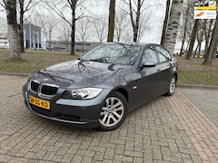 BMW 3-serie - 318i Dynamic Executive