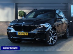 BMW X5 - xDrive45e M-Sport Skylounge | Panoramadak | Soft Close | Mee sturende achteras | Adaptief|