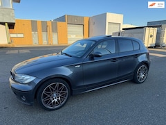 BMW 1-serie - 118i Business Line
