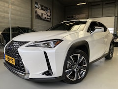 Lexus UX - 250h Preference Line Camera, Carplay, PDC