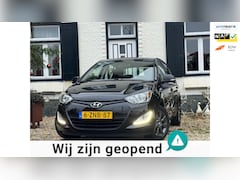 Hyundai i20 - 1.2i i-Deal|Bluetooth|Navi|Trekhaak|Airco|