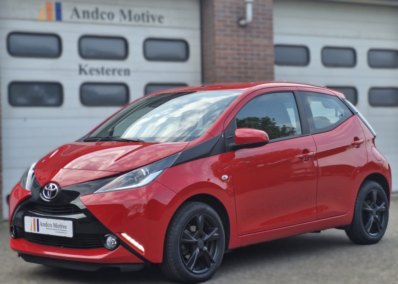 Toyota Aygo - Automaat 5Drs 1.0 VVT-i x-play-Airco-Carplay-Cruisecontr - AutoWereld.nl