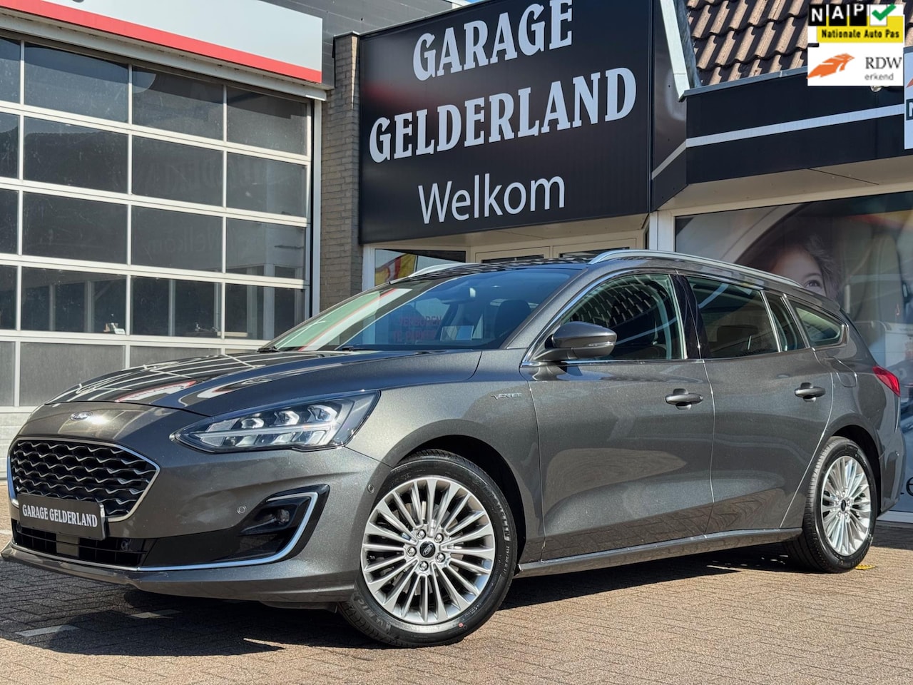 Ford Focus Wagon - 1.5 182PK Vignale | Volleder | Navi | Camera | Cruise | Climate | Apple/Android | Full-Opt - AutoWereld.nl