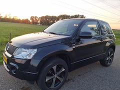 Suzuki Grand Vitara - 1.6-16V Exclusive Airco Trekhaak Let op lekt olie