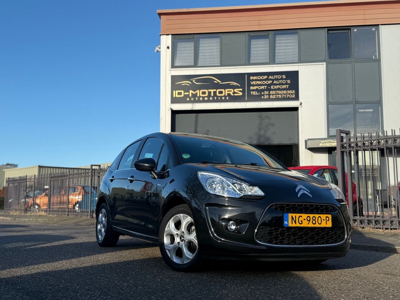 Citroën C3 - 1.6 VTi Exclusive automaat pano carplay nap cruise airco trekhaak - AutoWereld.nl