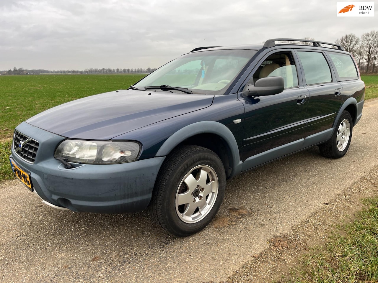 Volvo V70 Cross Country - 2.4 T Comfort Line |nwe APK| - AutoWereld.nl