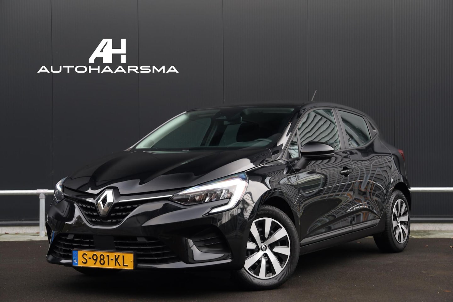 Renault Clio - 1.0 TCe 90 Equilibre Airco Navigatie CarPlay Cruisecontrol NL-Auto 1e Eigenaar - AutoWereld.nl