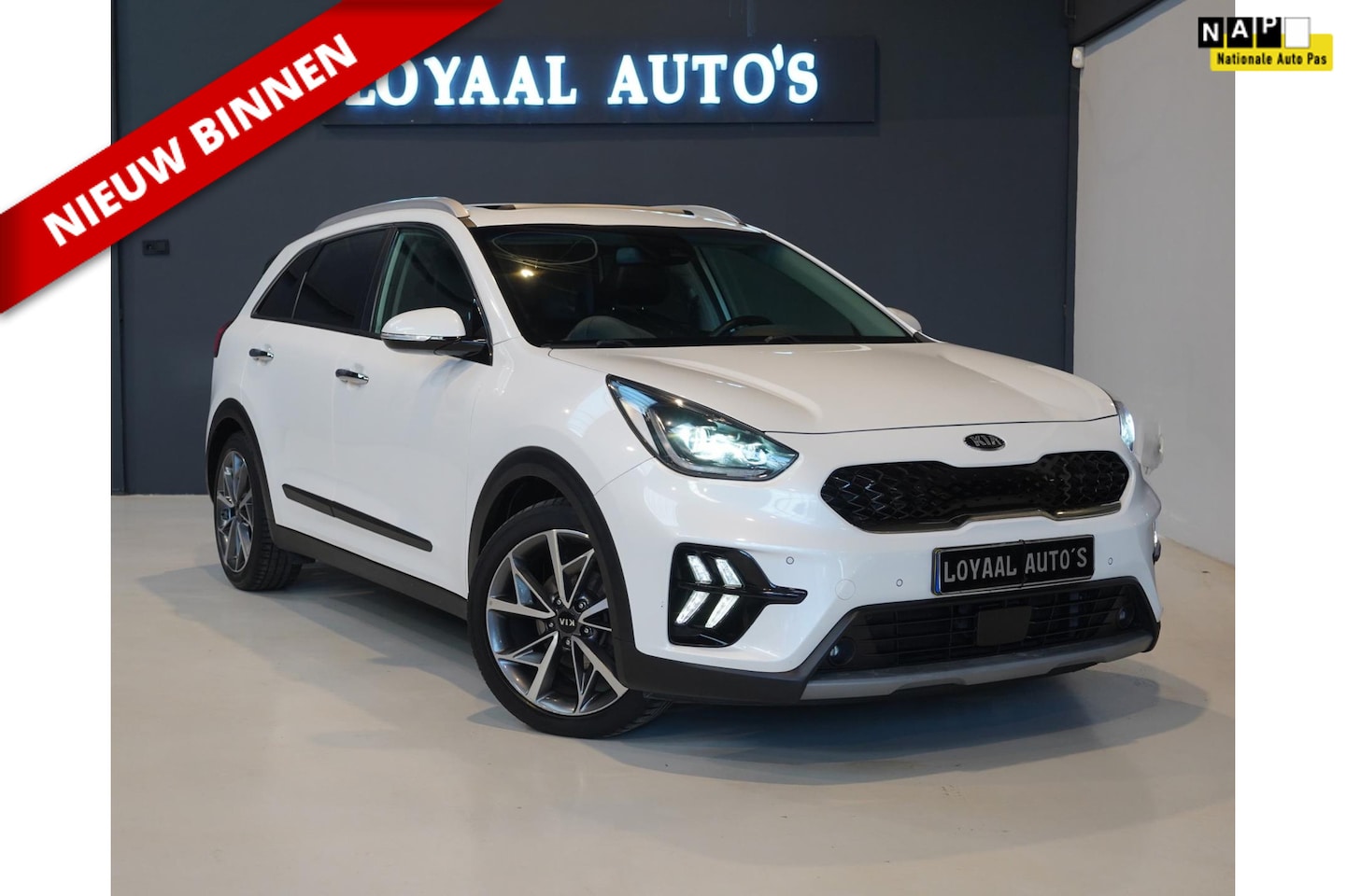 Kia Niro - 1.6 GDi Hybrid ExecutiveLine | AUT | XENON | LEER | VOL OPTIES | APK | NAP. - AutoWereld.nl